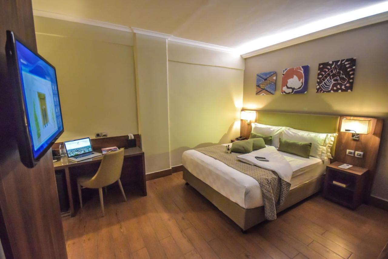 Hotel La Falaise Bonapriso Douala Exterior photo
