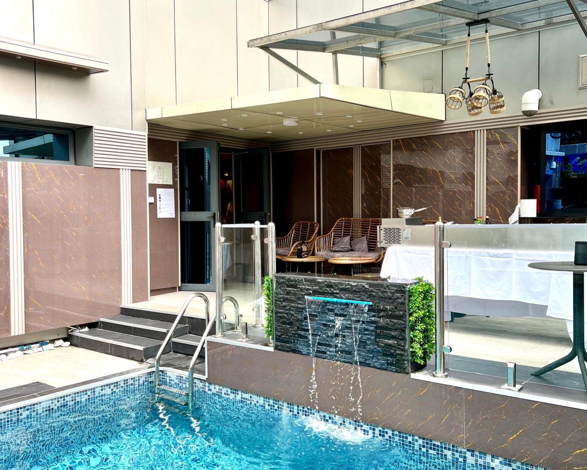 Hotel La Falaise Bonapriso Douala Exterior photo